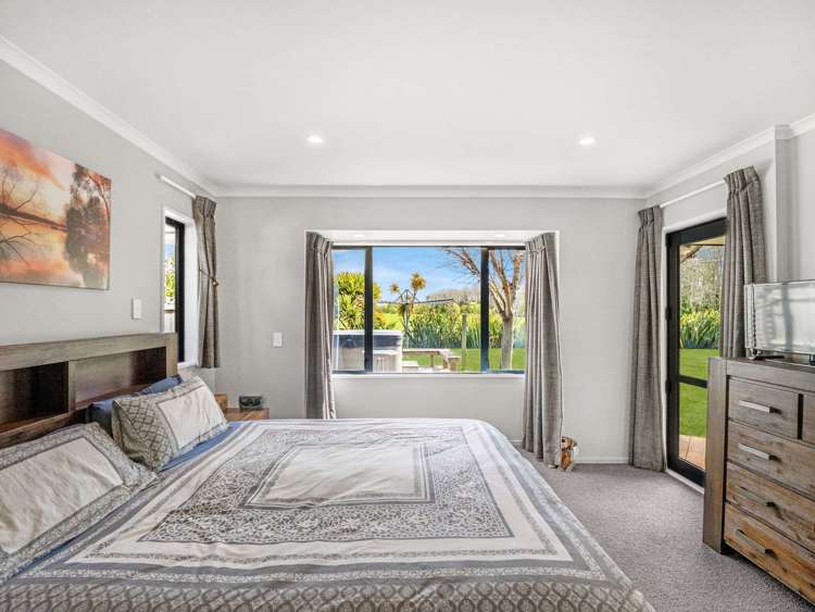 21 Collins Drive Waikuku Beach_13