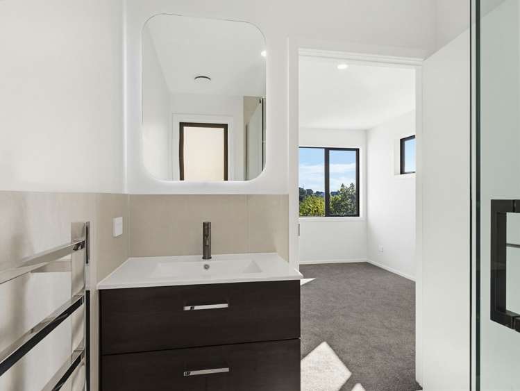 8a Cedar Terrace Stanmore Bay_16