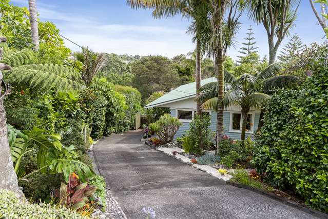 193 Godley Road Titirangi_1