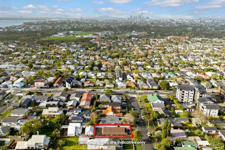 1/11 Smale Street Point Chevalier_12