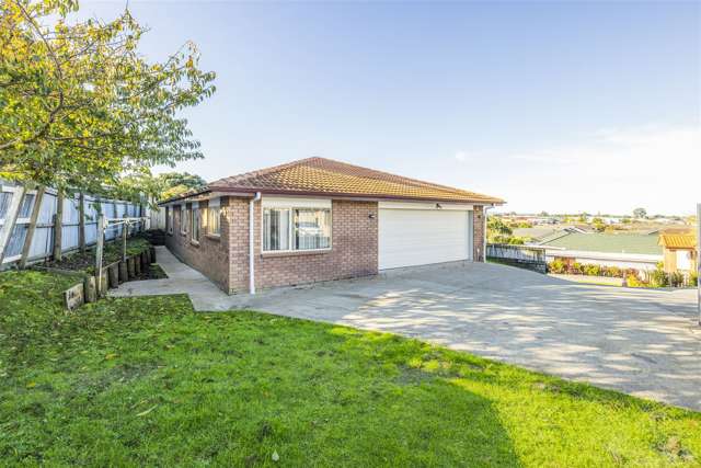 92 Robert Skelton Place Clendon Park_1