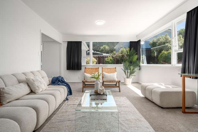 82 Larsen Crescent Tawa_1