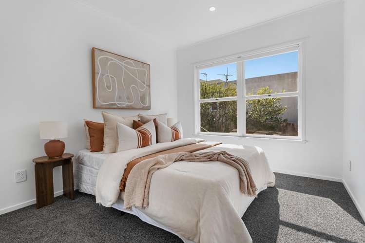 1/229 Glenfield Road Hillcrest_13