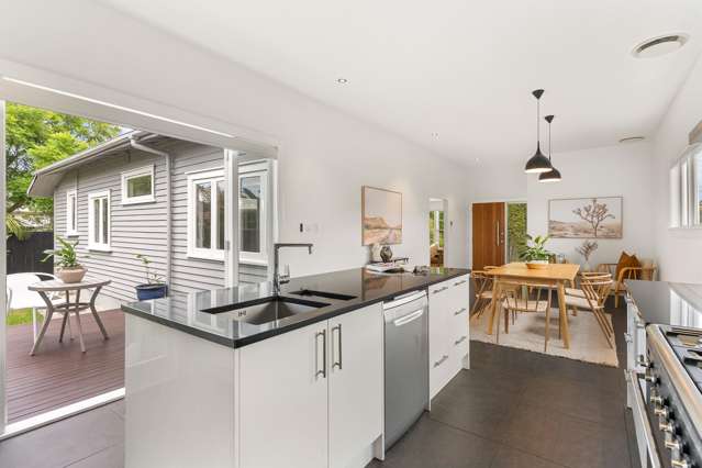 2/105 Lancaster Road Beach Haven_3