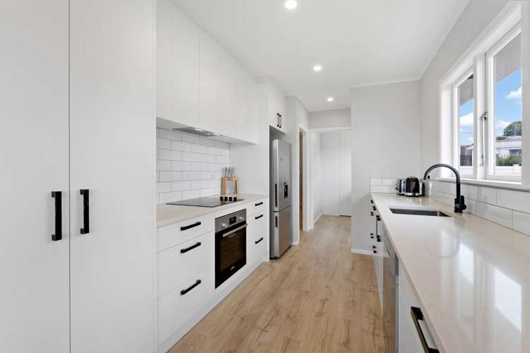 66 Divich Avenue Te Atatu South_12