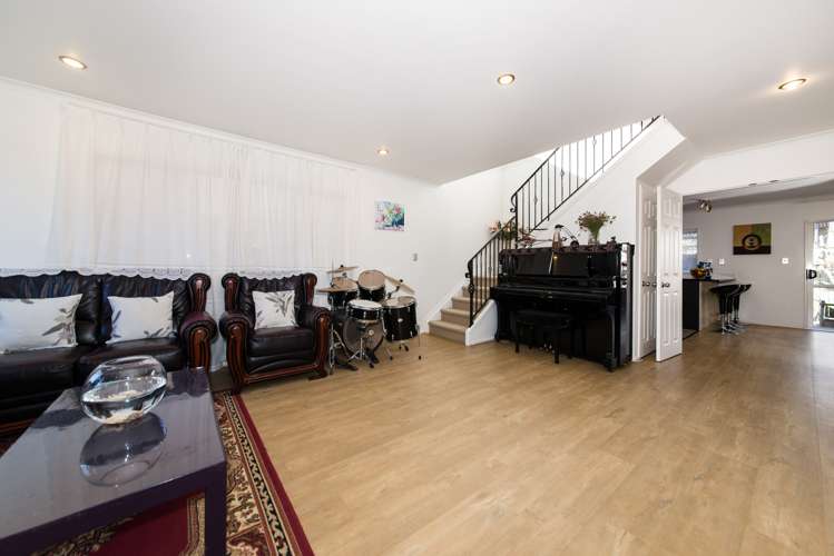 73 Mandival Avenue Flat Bush_3