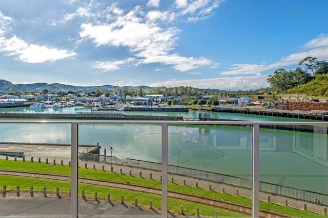 Waterfront living with city convenience