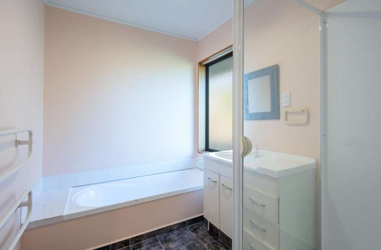 70 Olympus Way Richmond_17