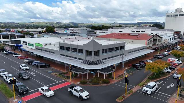 Strong Cashflow, Prime Freehold Location