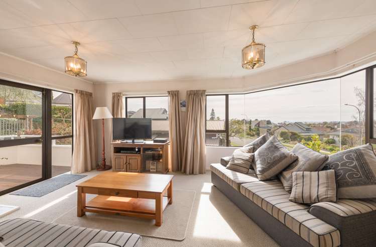 33 Washbourn Drive Richmond_13