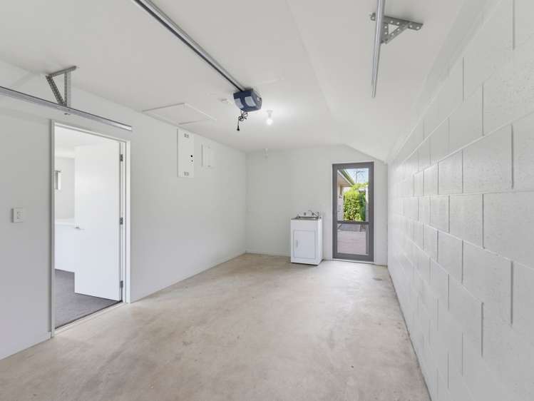 17 Charente Way Yaldhurst_12