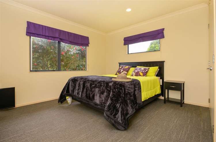 9b Beach Road Mellons Bay_8