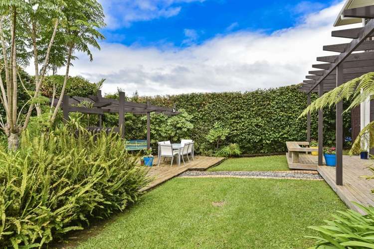 12 Martin Crescent Northcote_25