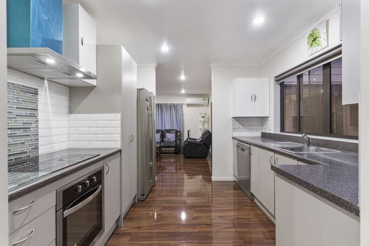 13 Pyramid Place Glen Eden_11