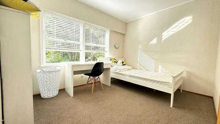 4 Easton Park Parade Glenfield_11