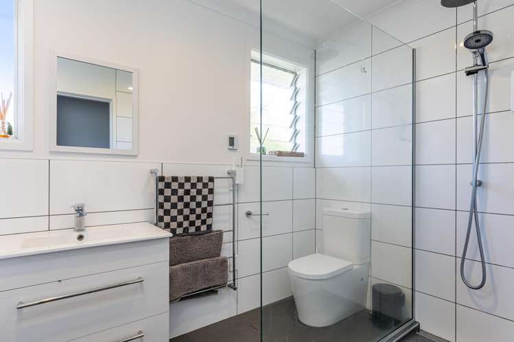 2 Lynley Crescent Blenheim Central_10