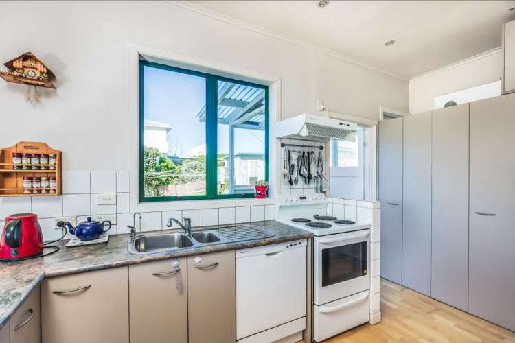 41 Pupuke Road Birkenhead_19