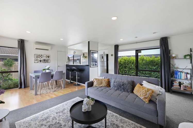 2/34 Tupaki Place Pakuranga Heights_5