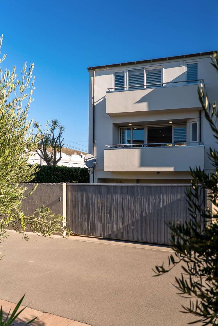 1/6 Burgess Street Sumner_19