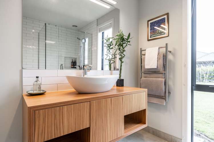 26 Alan Livingston Drive Cambridge_16