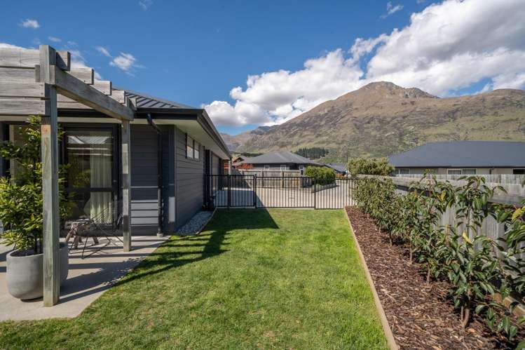 15/15A Toni's Terrace Lower Shotover_16