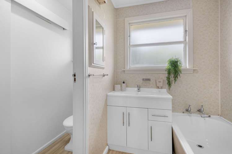 20 Kathleen Crescent Hornby_16