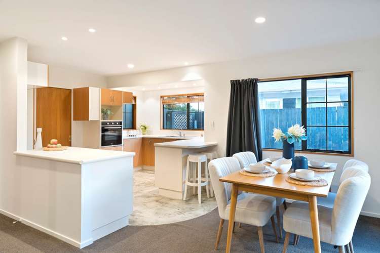 8a Longburn Road Henderson_12