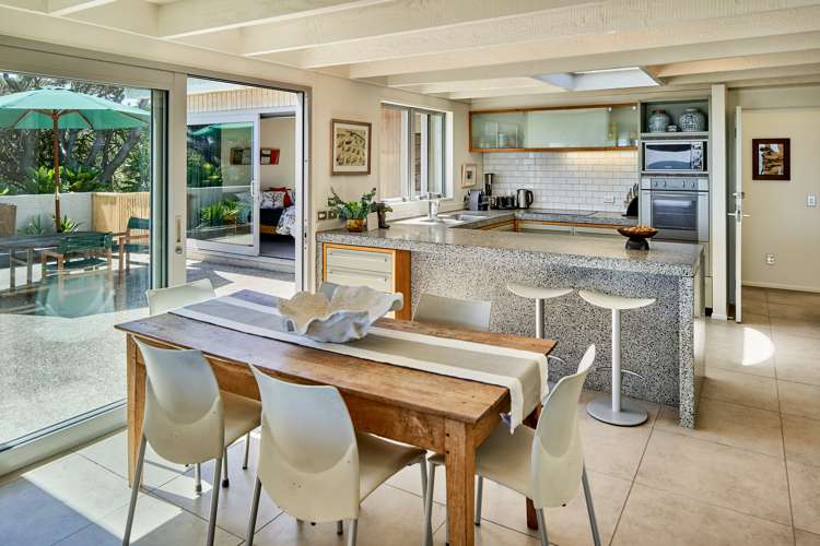 16 Bothamley Lane Titahi Bay_11