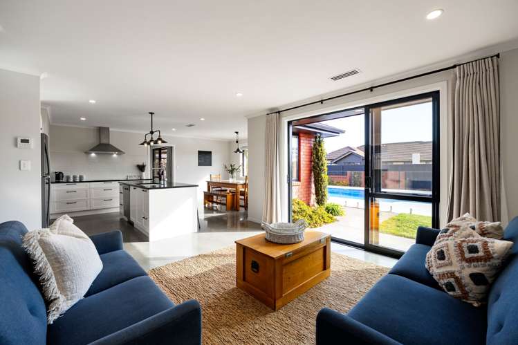 15 Moemoea Place_2