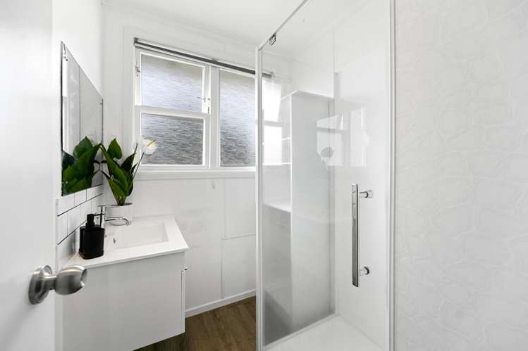 33 Garden Heights Avenue Glenview_12