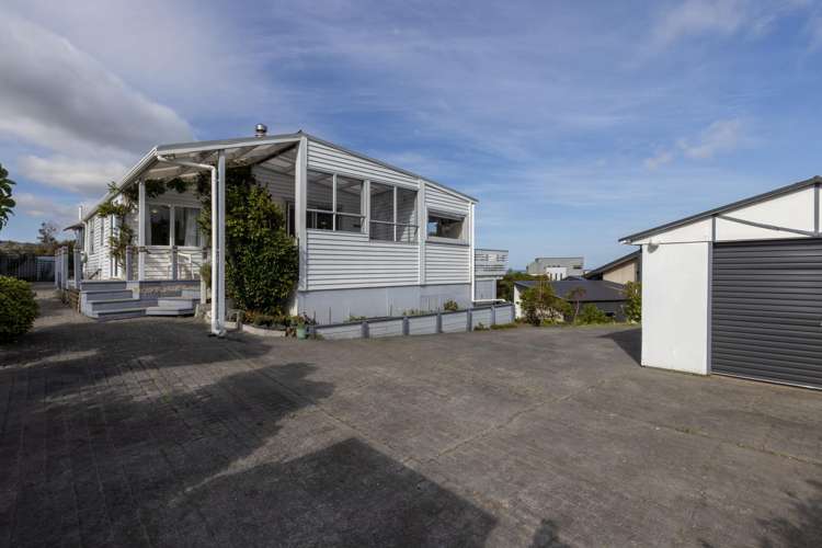 13 The Crescent Raumati South_24
