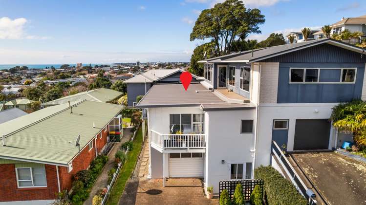 2/75 Belt Road New Plymouth Central_34