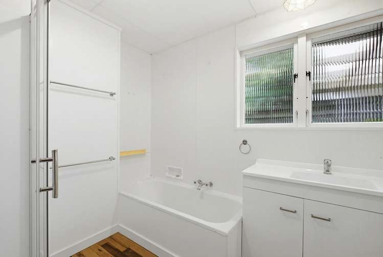44 Acheron Road Paremata_12