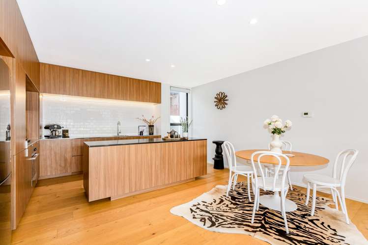 7 Jean Caldwell Way Island Bay_3