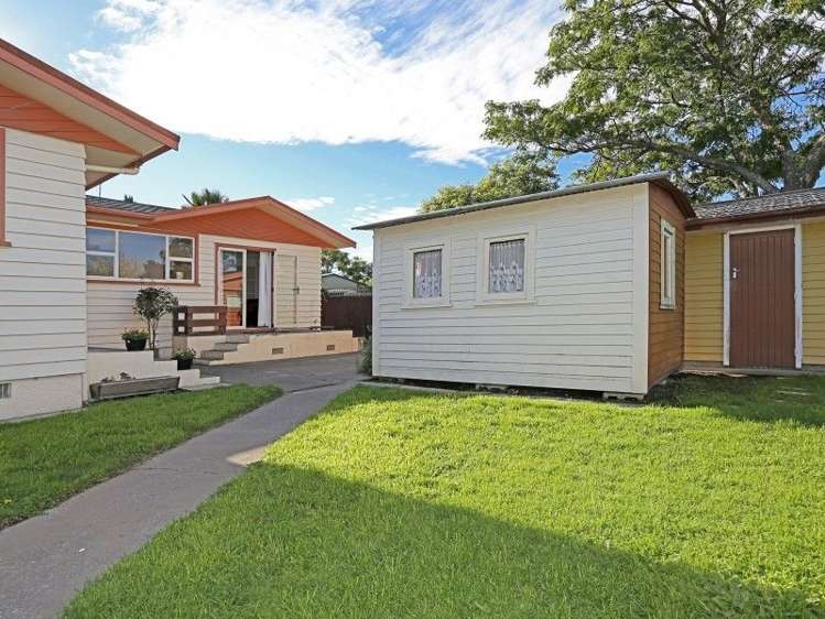 2 Holyrood Street Taradale_14