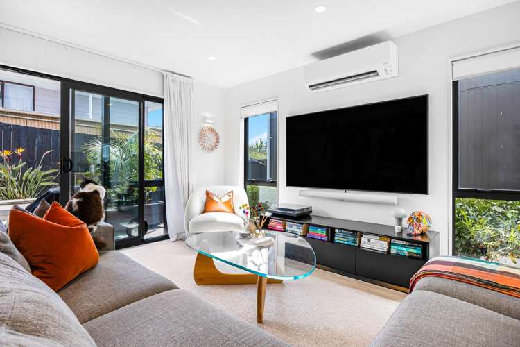 14b Kelwyn Road Kelston_4