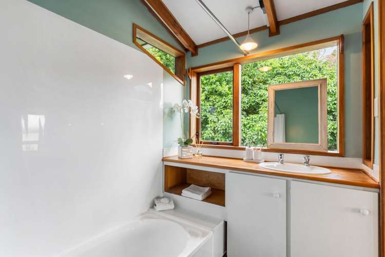 20 Oruamo Place Beach Haven_17