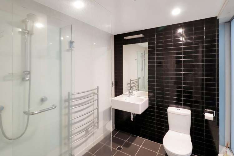 2c/42 Cable Street Te Aro_10