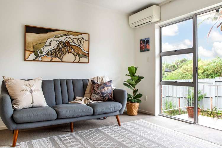 2/20 Hinau Street New Lynn_5