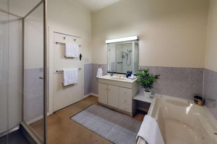 224 Queens Drive Lyall Bay_11