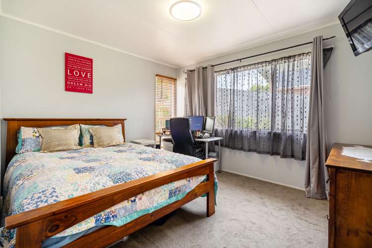 52 Ayton Drive Totara Vale_6