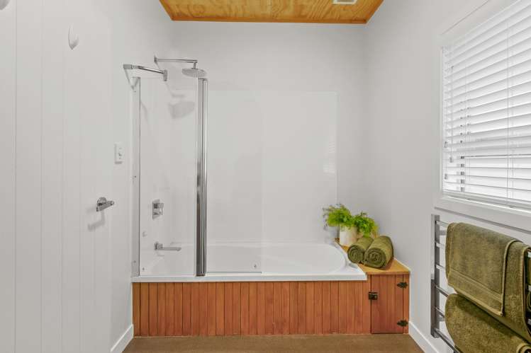 828 Dover Road Okato_31