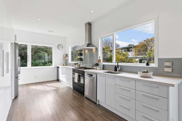 44 Friend Street Karori_10