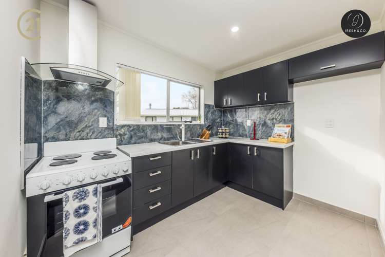 2/11 Rollerson Street Papakura_5