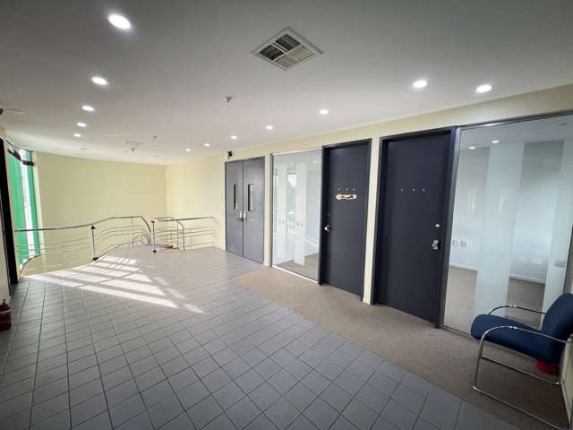 Level 1/5 William Pickering Drive Albany_3