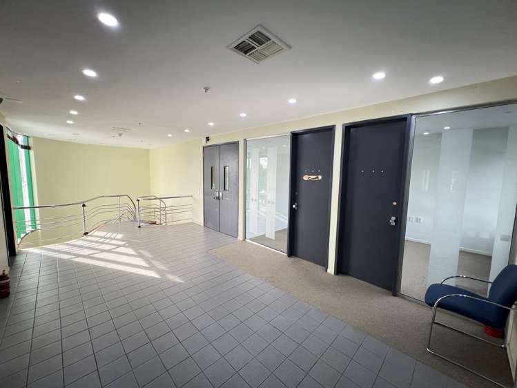 Level 1/5 William Pickering Drive Albany_3