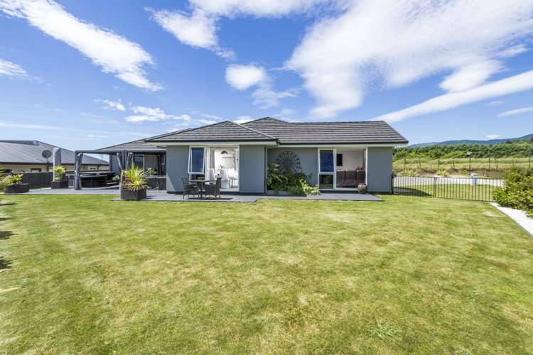 65 Fairose Drive Richmond_1