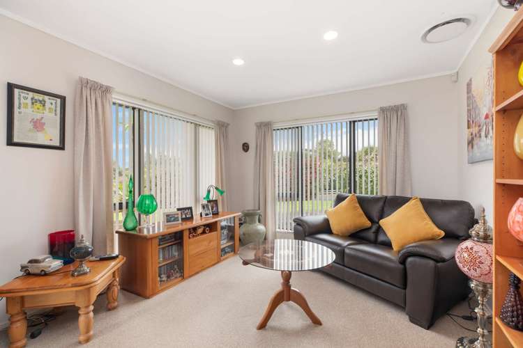 8 Awaroa Stream Drive Waiuku_10