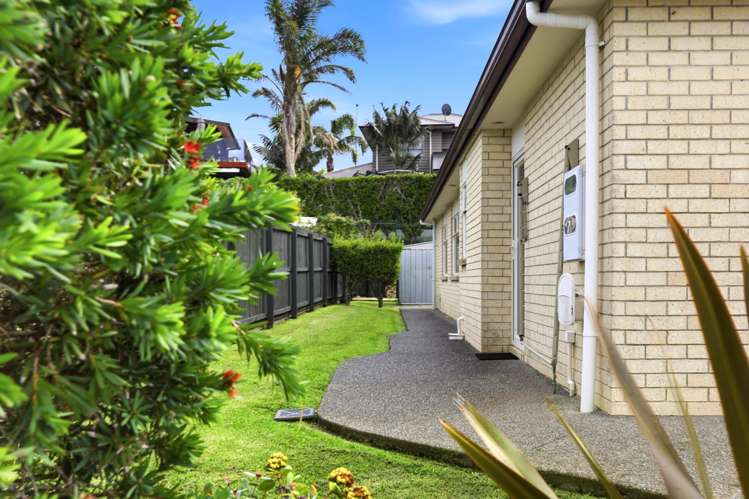14 Chesterfield Way Orewa_23