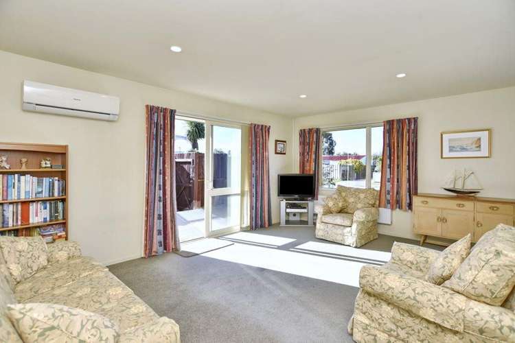 6 Seadown Crescent Amberley_1